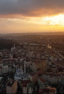 Pemandangan dari apartemen Dity di Istanbul