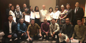 Afrizal bersama awardee Jardine Scholarship Indonesia lainnya saat Awards Ceremony, Mandarin Oriental Hotel Jakarta