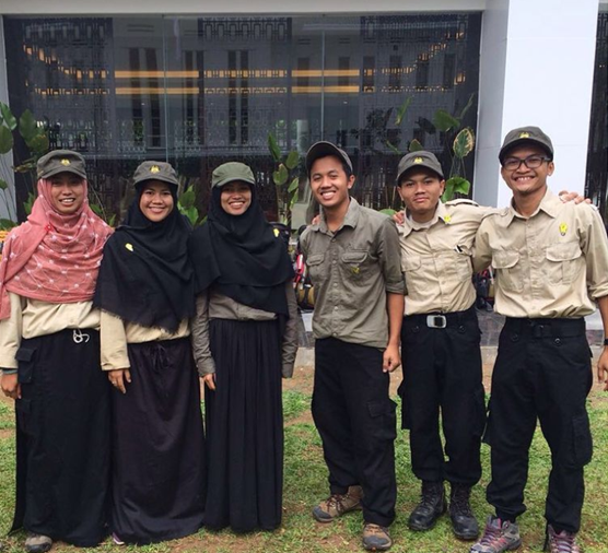 Indri bersama rekan-rekan Patriot Energi (2016). Sumber: Dokumentasi pribadi.