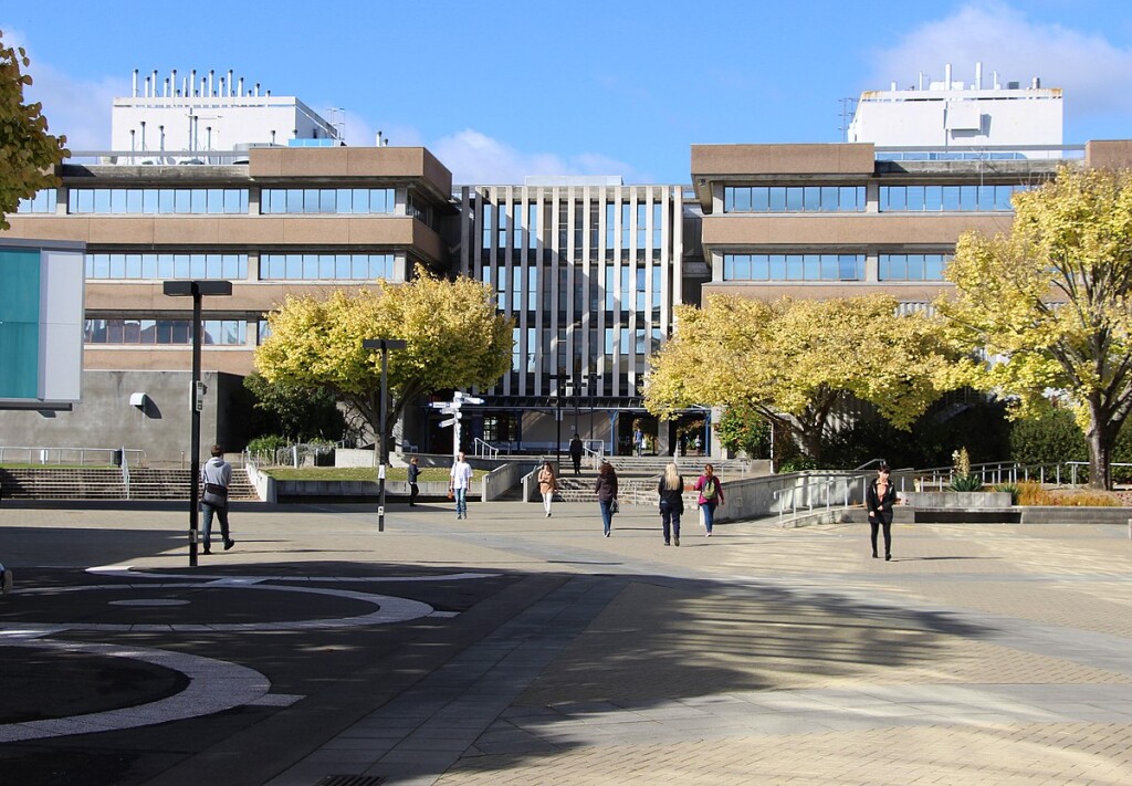 Massey University, Palmerston North Campus. Sumber: Michael Klajban di Wikimedia Commons