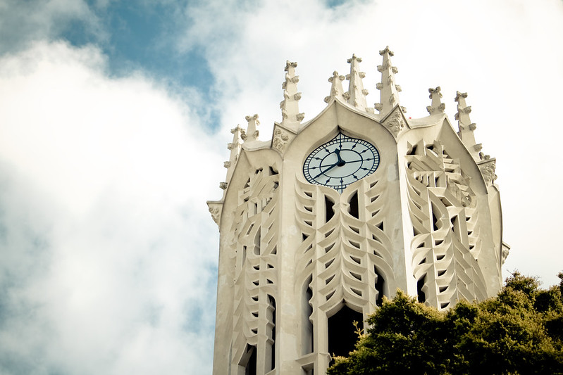 University of Auckland, Old Arts Building Clocktower. Sumber: The Rohit di Flickr